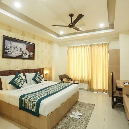 Hotel Green Lotus Luxe Gurgaon Esterno foto