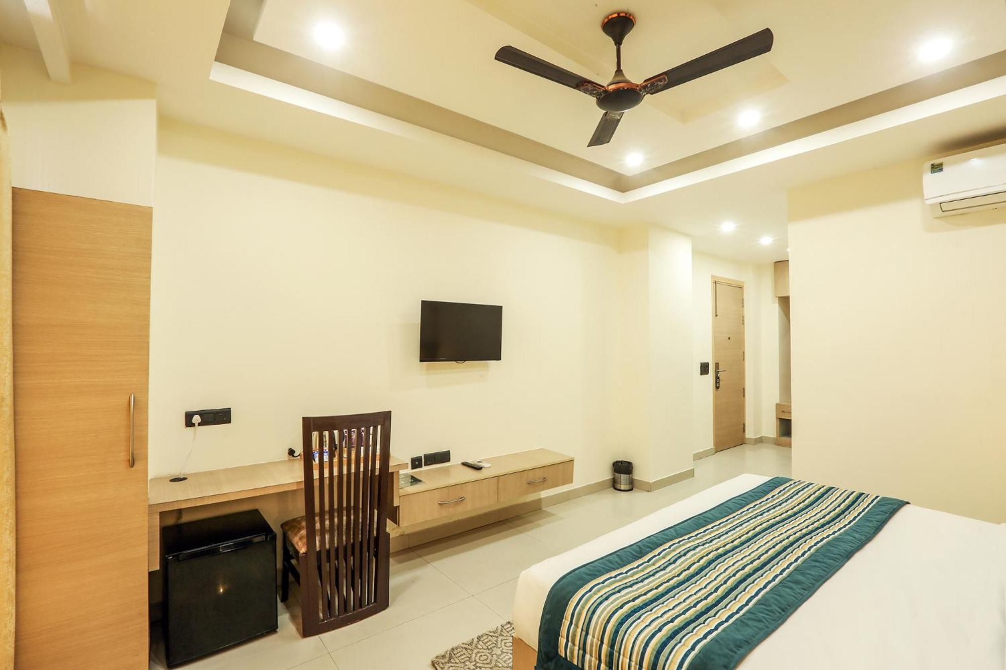 Hotel Green Lotus Luxe Gurgaon Esterno foto
