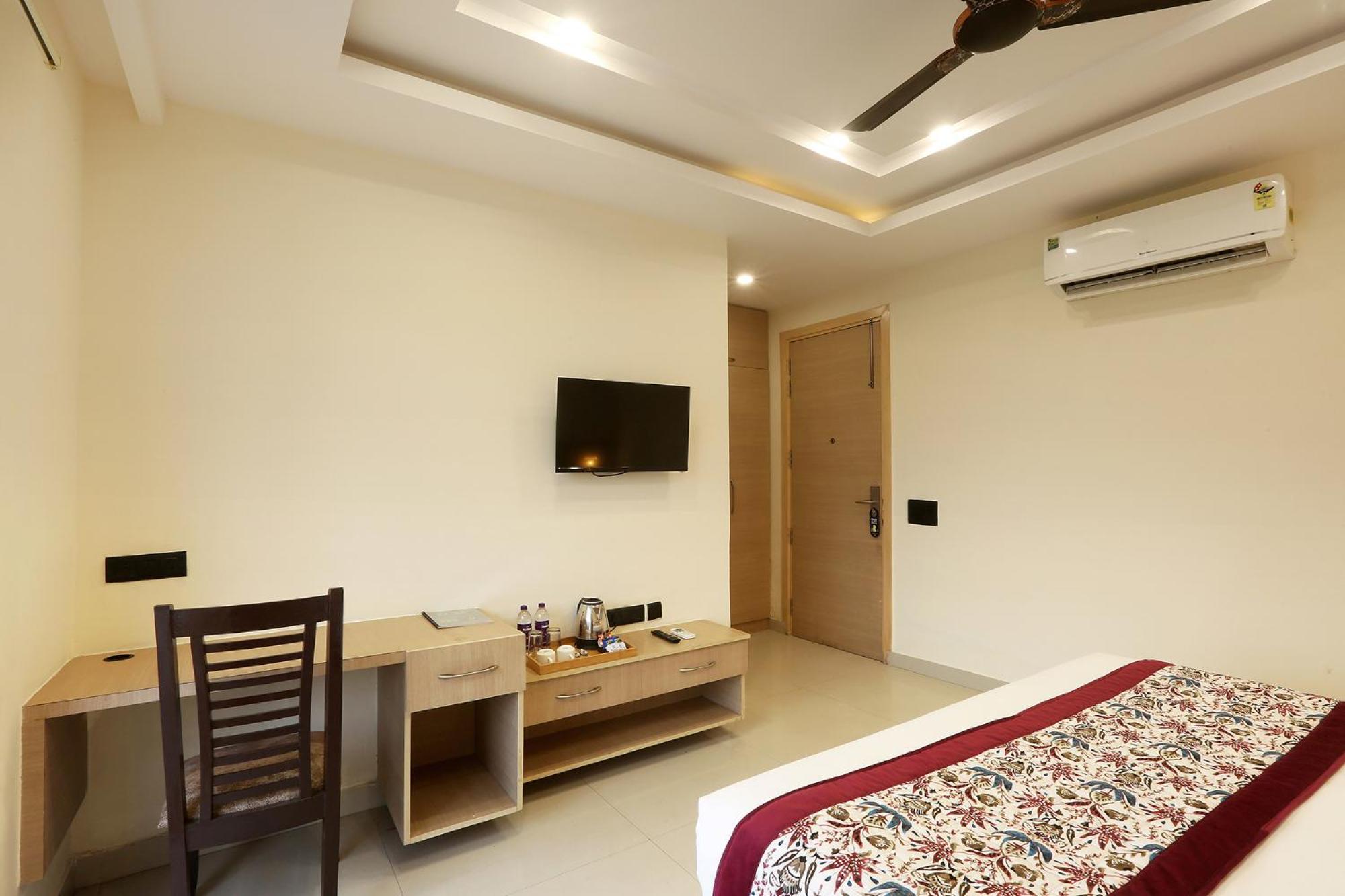 Hotel Green Lotus Luxe Gurgaon Esterno foto