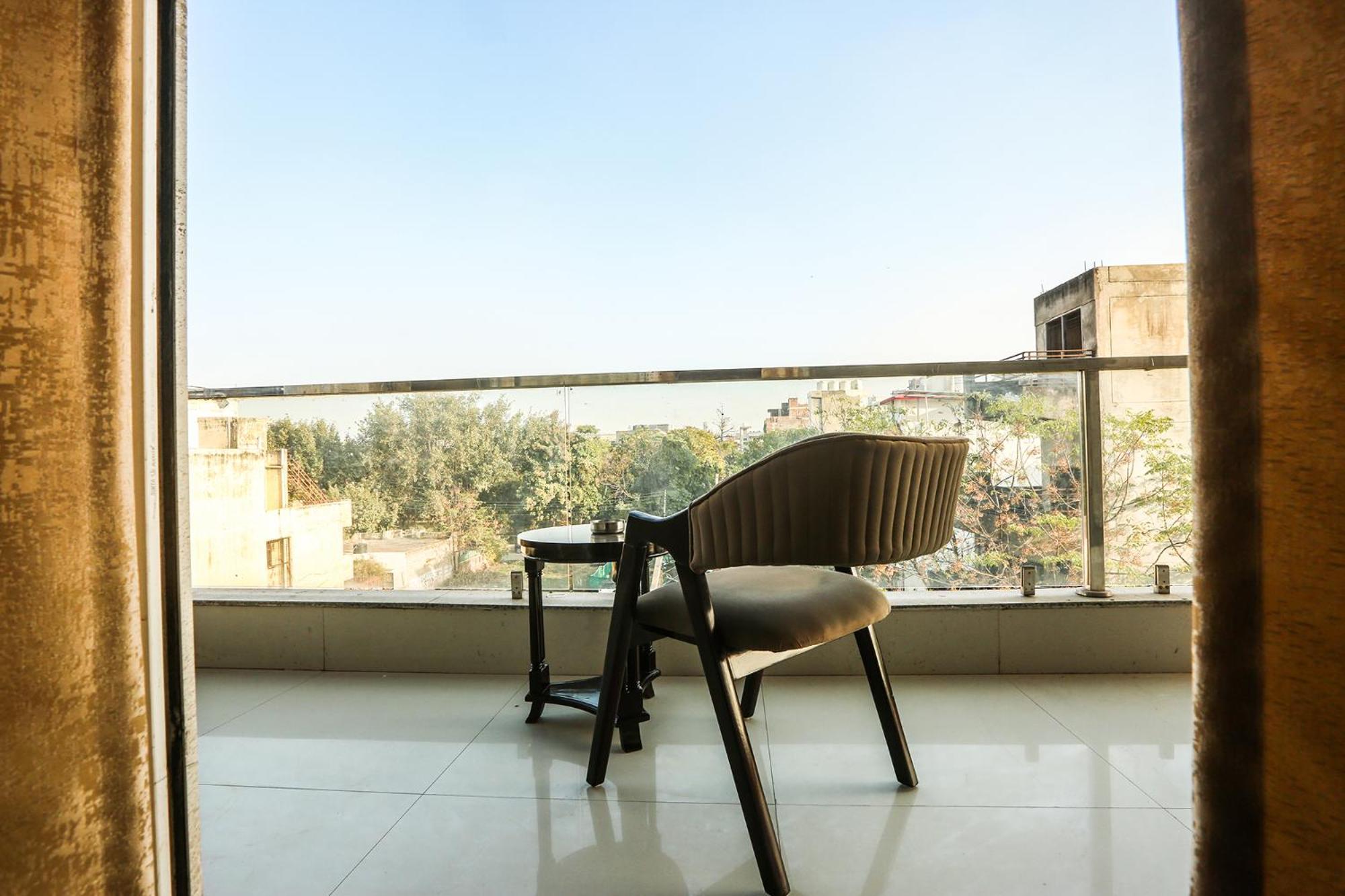 Hotel Green Lotus Luxe Gurgaon Esterno foto