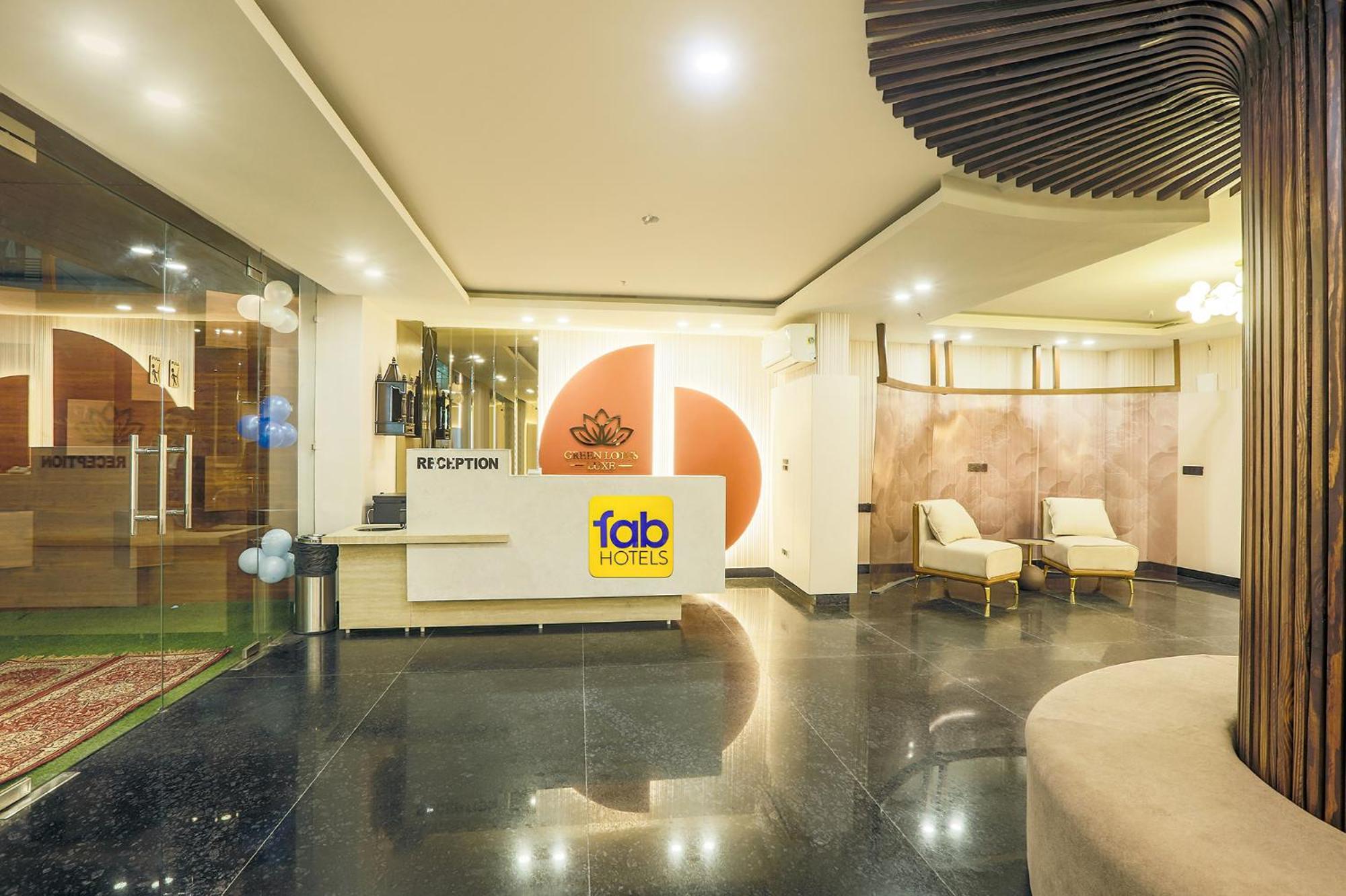 Hotel Green Lotus Luxe Gurgaon Esterno foto