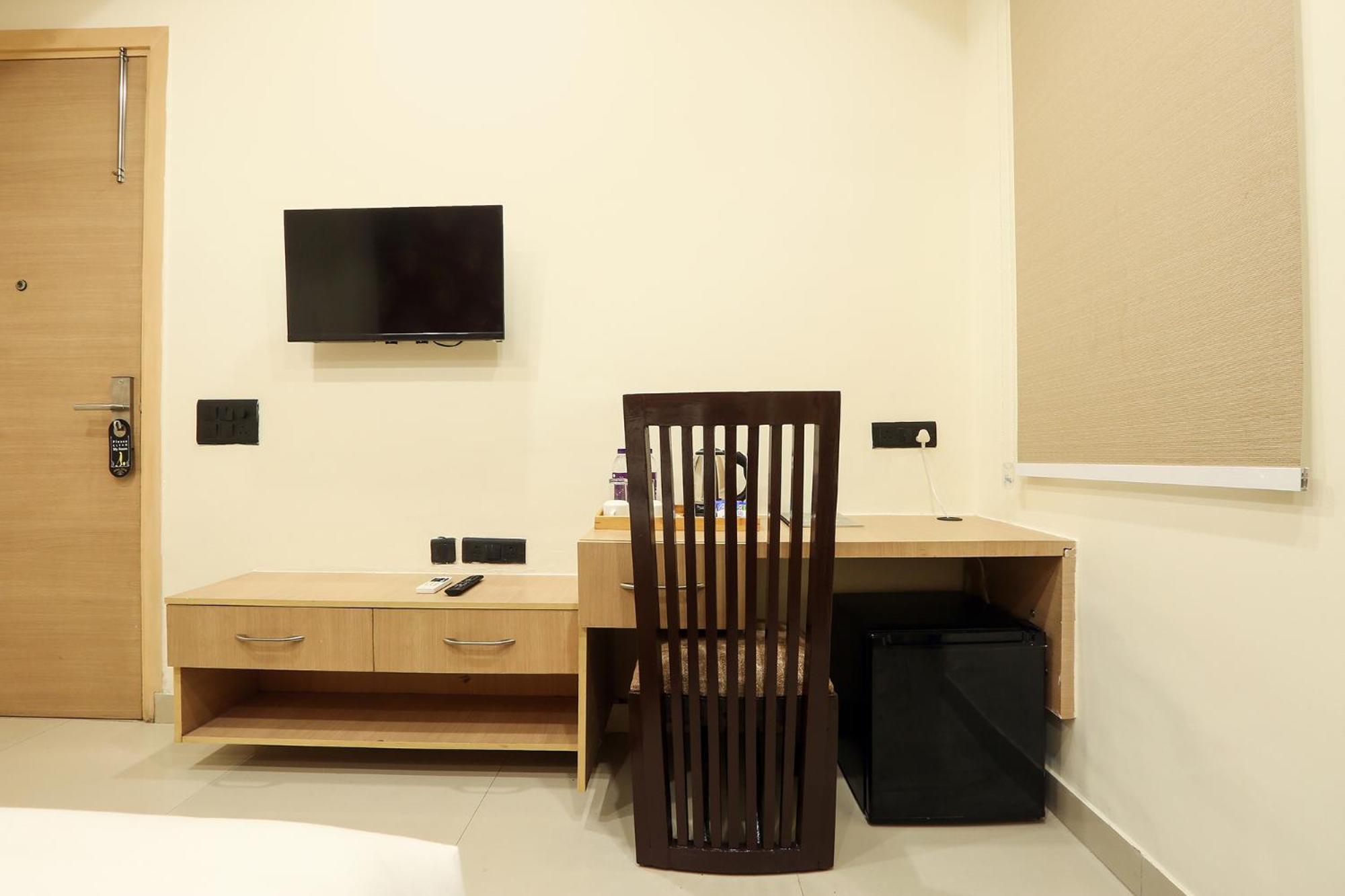 Hotel Green Lotus Luxe Gurgaon Esterno foto